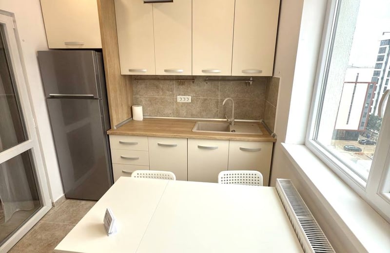 Miete einer neuen und gemütlichen 2-Zimmer-Wohnung mit Balkon, 6. Bezirk, Bukarest, Rumänien